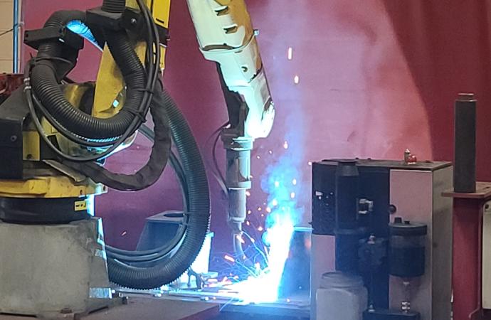 Multi-Cel Robotic Welding in Progress by PowerBrace